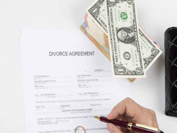 How to Protect My Money in a Divorce?